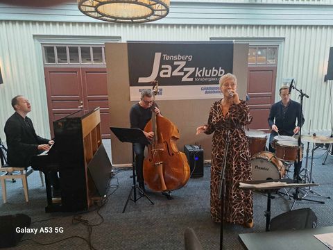 Lørdag 10/10 Jeanette Kristiansen Band